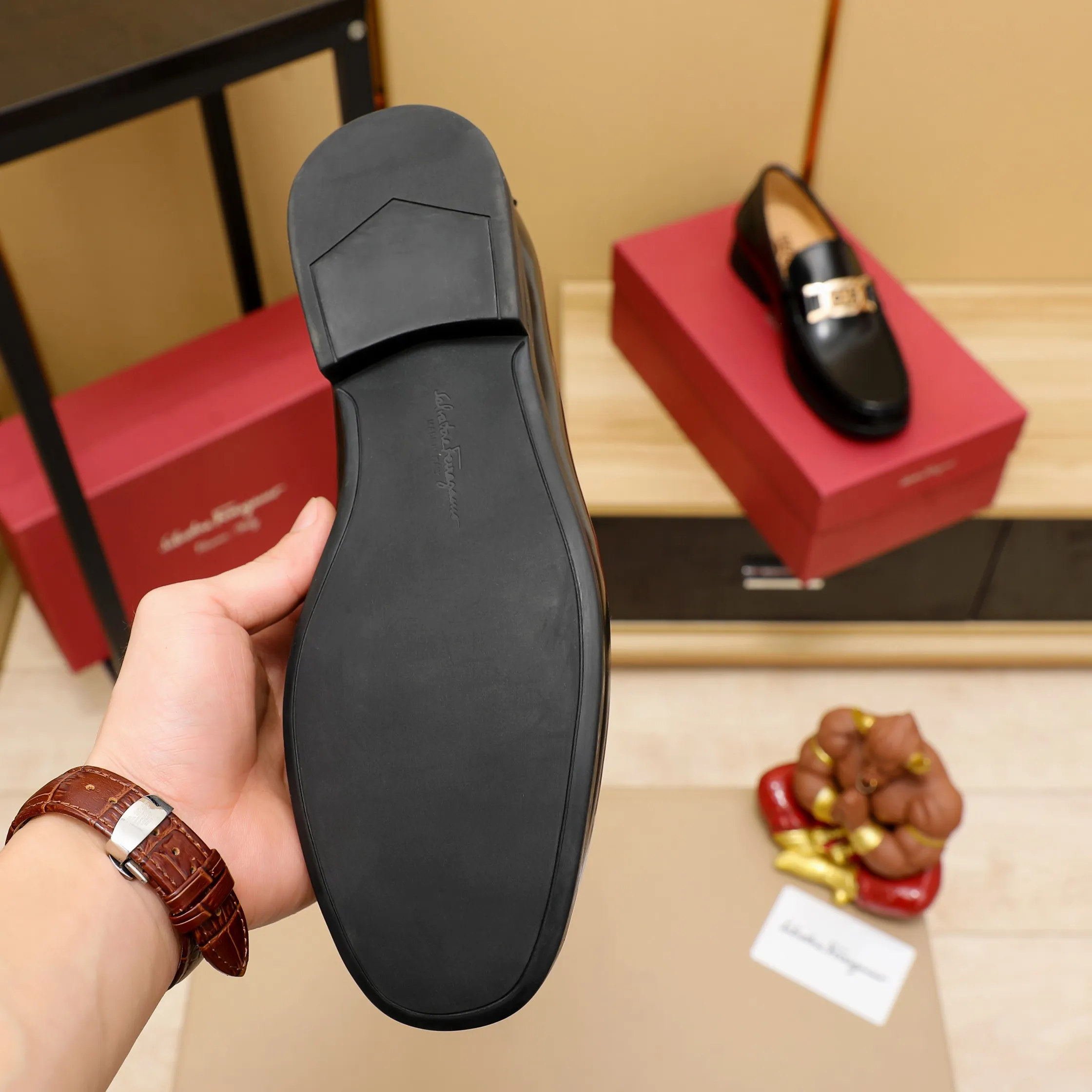 Men's clothing and shoes 💰460 🔥Ferragamo's new men's casual slip-on shoes🇨🇳Official website original 1:1 mold opening, original quality💯Fine workmanship, high-end luxury☘The upper is made of imported Italian first-layer cowhide🌴Luxury🐂leather lining🍓Rubber wear-resistant and non-slip outsole, breathable and comfortable to wear🍍The first choice for high-end men, black, size 38-45